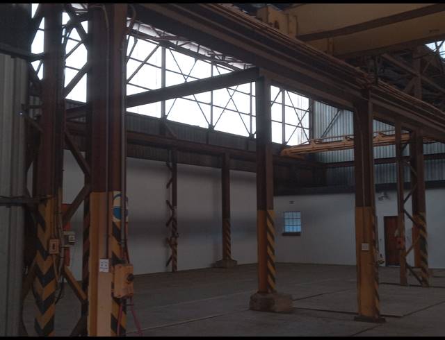 513M² BUILDING TO LET IN APEX